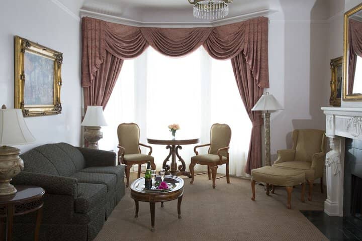 Room 16 of 38
