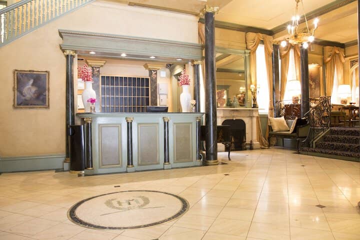 Hotel Interior 4 of 38