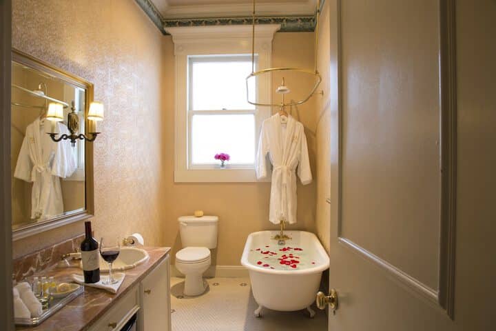 Room 18 of 38